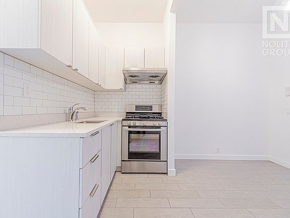 3rd image of 181 E Broadway #3AY