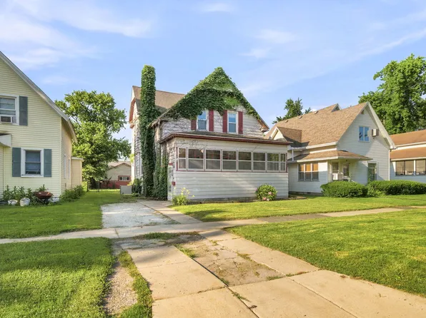 111 W Delaware St, Dwight, IL 60420