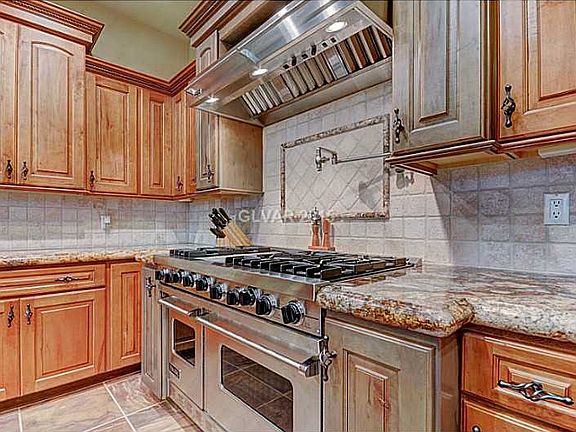 5th image of 1508 Lynn Dr