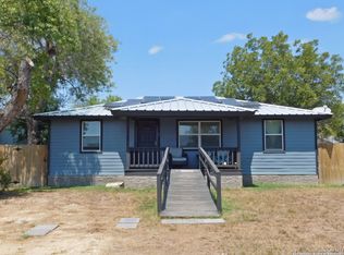 1608 18th St, Hondo, TX 78861