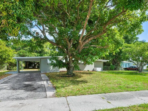 715 W Jasmine Drive, Lake Park, FL 33403