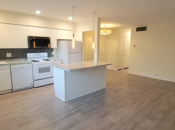 2110 NE 39th St APT 3B, Fort Lauderdale, FL 33308