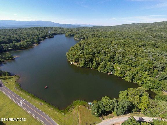 2nd image of 5828 Lakeshore Dr