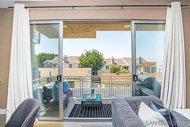 3 bed, 3.5 bath, 1342 sqft, $4,600 — Photo 1