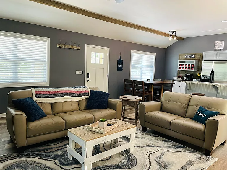 233 Lakeview Cir — Photo 5