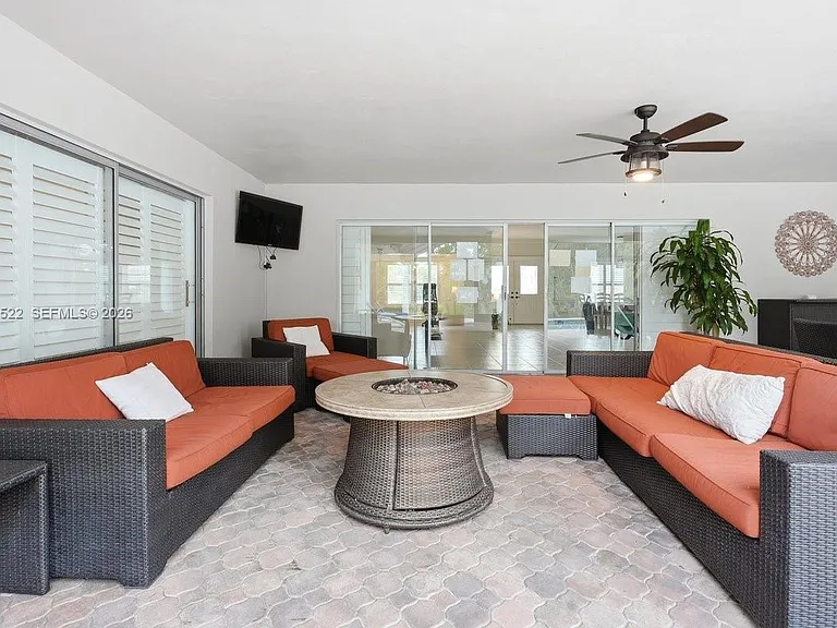 16530 Lake Tree Dr — Photo 15