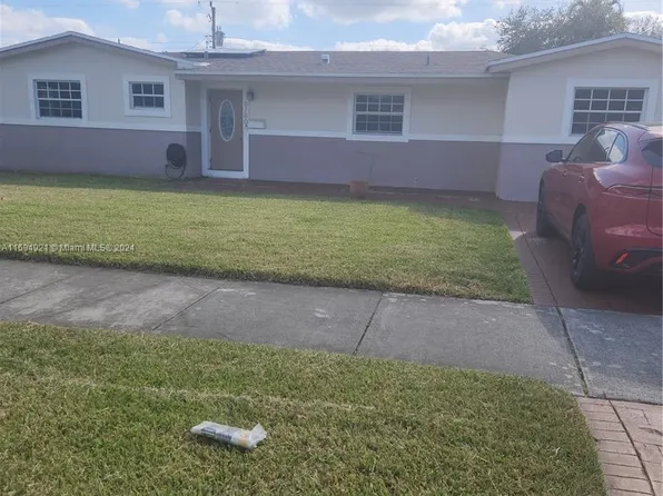 6760 SW 10th Ct, Pembroke Pines, FL 33023