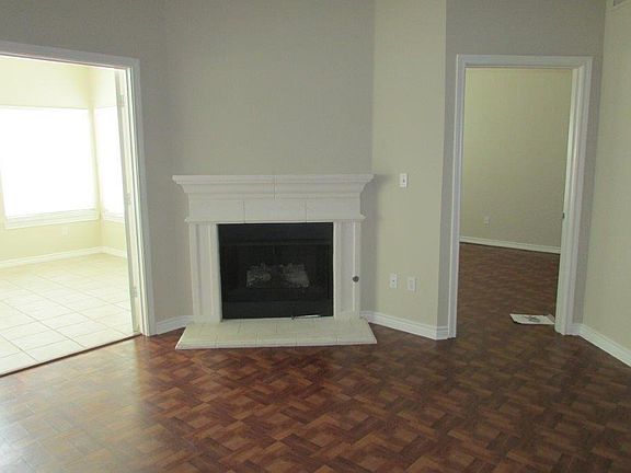 4th image of 2601 Marsh Ln Unit 194