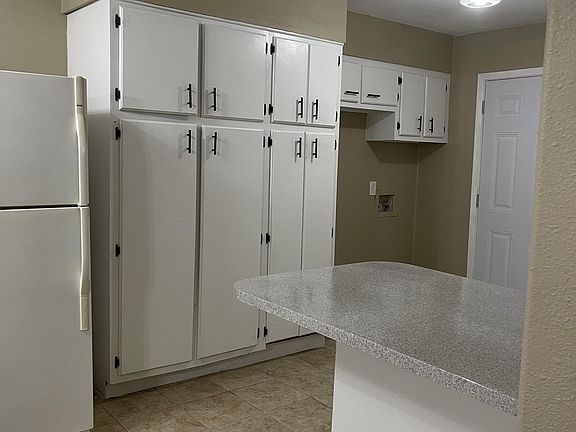 2nd image of 1902 Wildwood St APT B