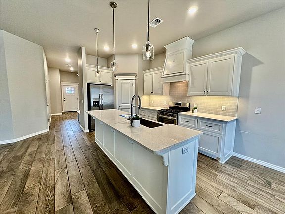 5th image of 9001 Poppey Pl