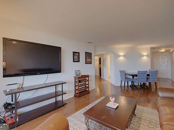 3rd image of 1501 Clairmont Rd APT 1732