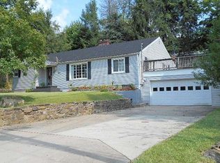 613 6th St, Glen Dale, WV 26038