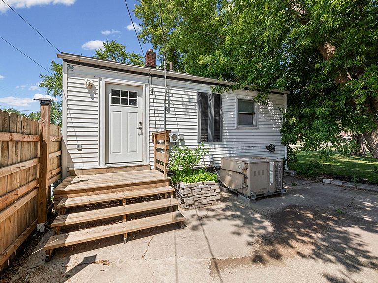 Listing photo 5