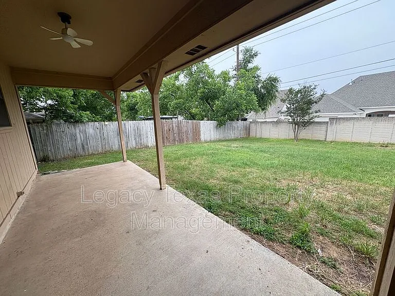 1203 Stonelake Dr — Photo 19