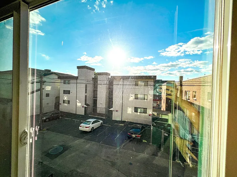 IRO Apartments — Photo 41
