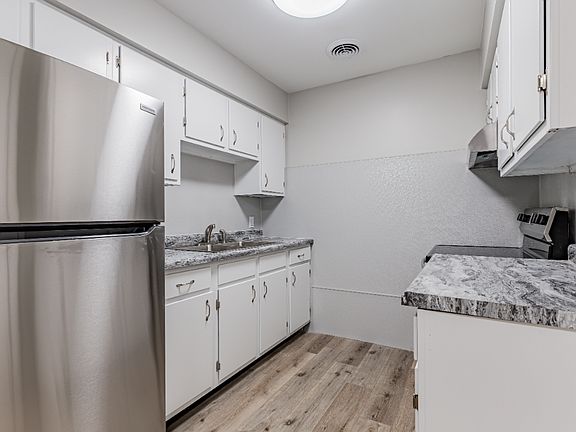 3rd image of 404 S Urbana Ave #102