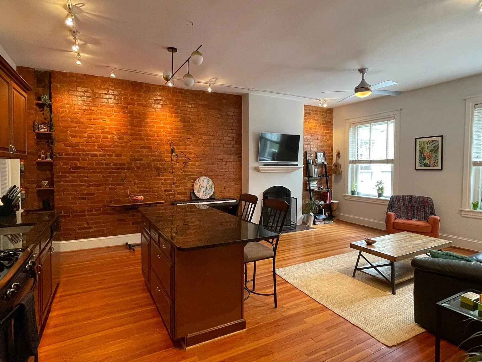 3155 Mount Pleasant St NW — Photo 3