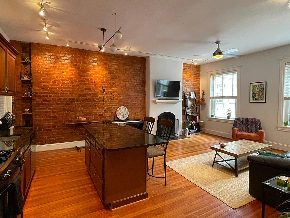 3155 Mount Pleasant St NW #105