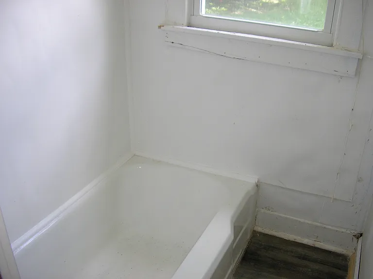 630 Woodford Ave #2 — Photo 9