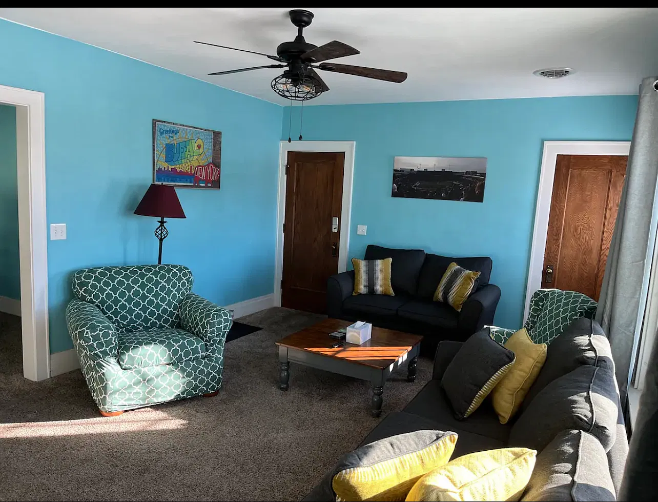 3 bed, 1350 sqft, $1,800 — Photo 3