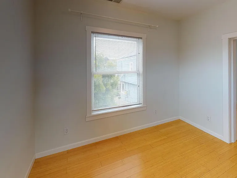3272 Hannah St — Photo 17