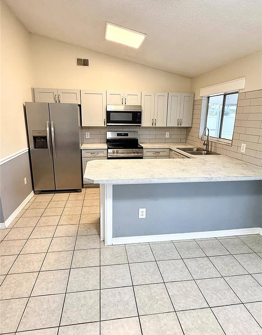 3 bed, 1170 sqft, $1,650 — Photo 4
