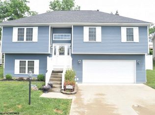1032 Jonathan Ln, Morgantown, WV 26508