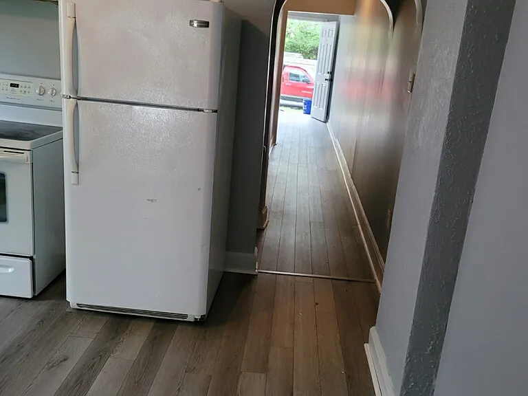 329 Porter Ave — Photo 12
