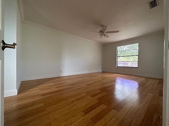 5th image of 139 Sherwood Circle #22a