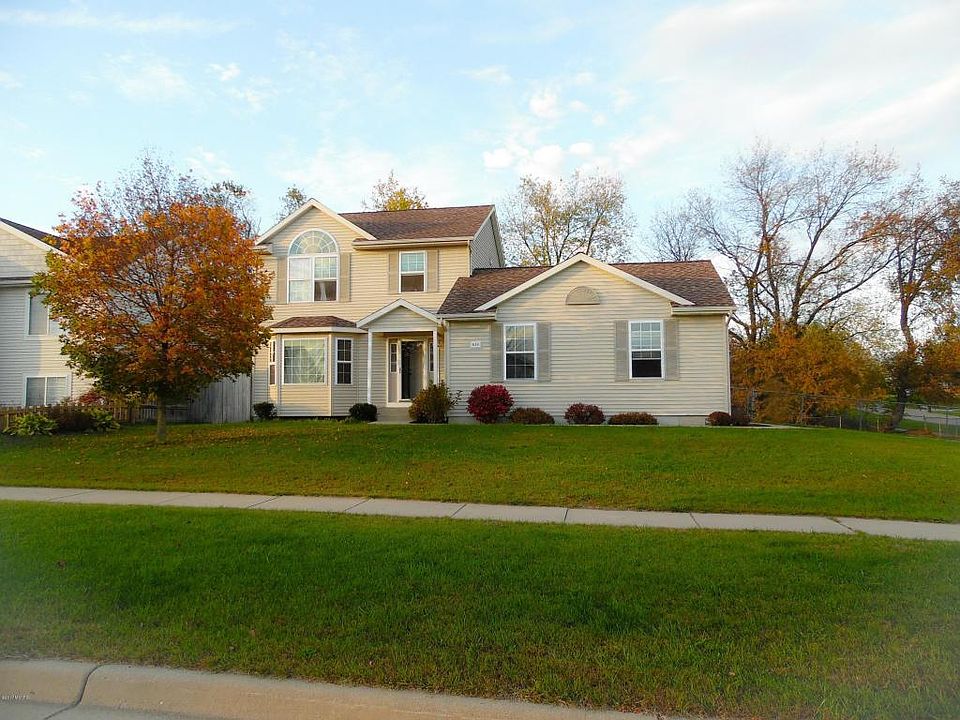 1st image of 630 Sunset Hills Dr
