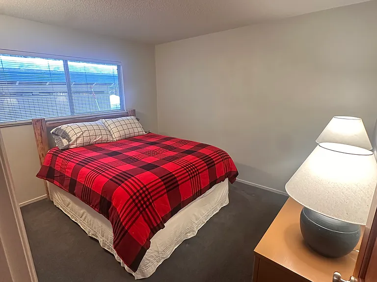 Queen bed