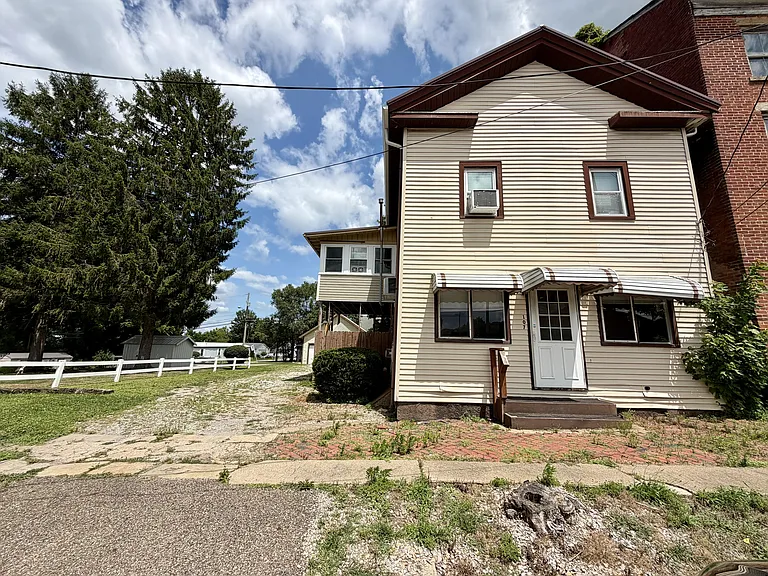 107 W Main St #A — Photo 1