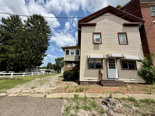 107 W Main St #A, Beach City, OH 44608