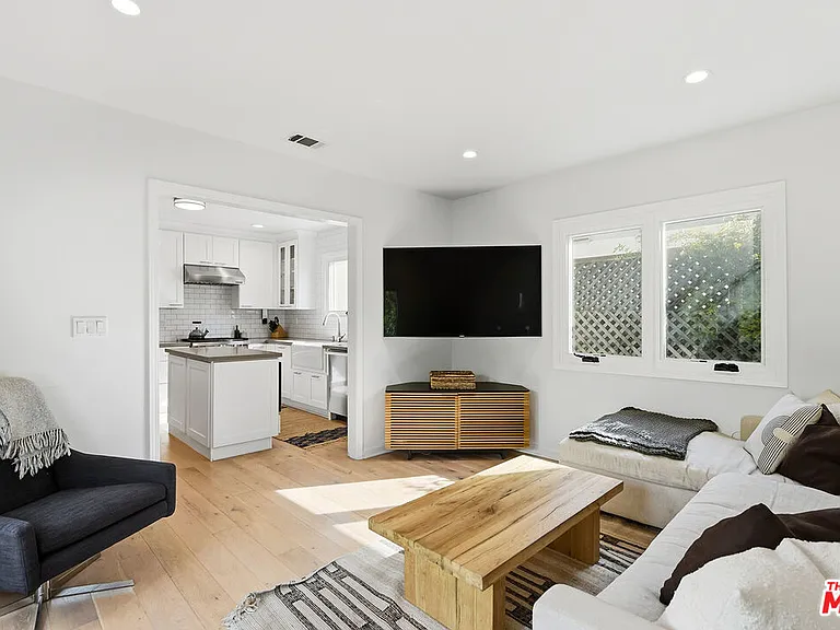 627 N Fuller Ave — Photo 10