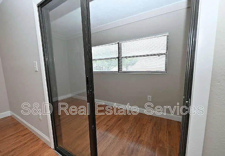 349 Market Sq E — Photo 24