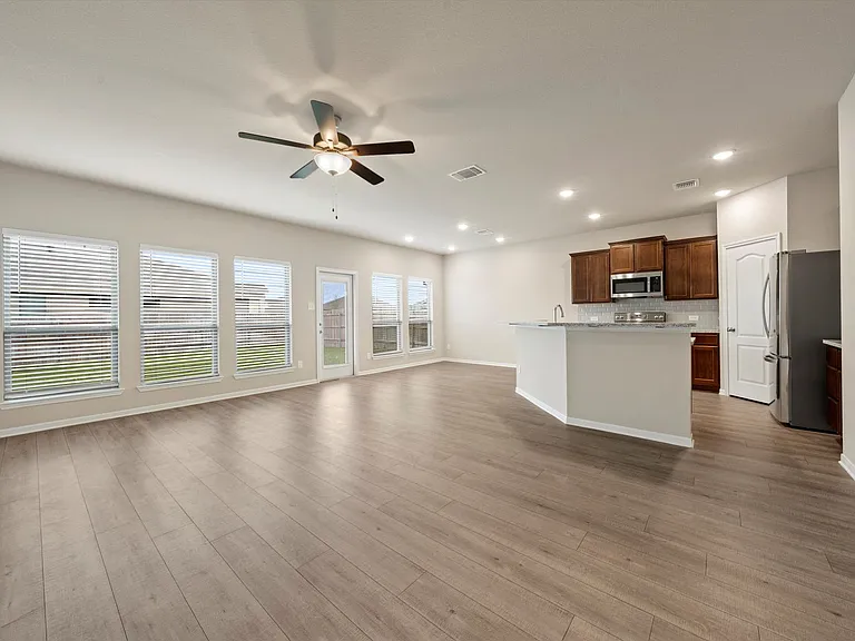 7445 Garden Glen Dr — Photo 5