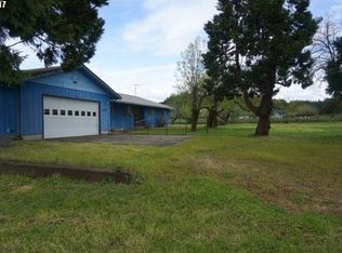 297 Morning Glory Ln, Roseburg, OR 97471