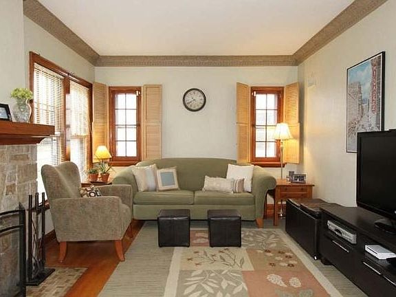 2nd image of 5043 N Shoreland Ave