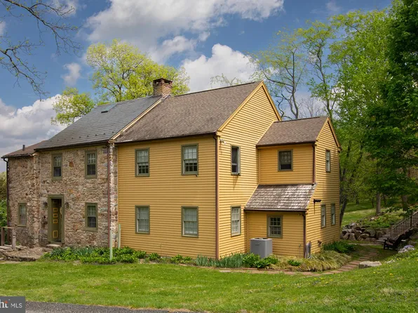 11 Weller Rd, Boyertown, PA 19512