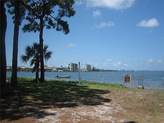 3rd image of 2700 Bayshore Blvd #2-B