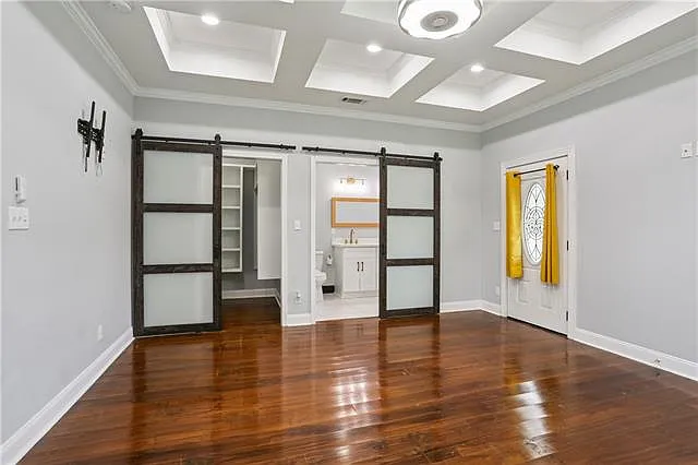 624 Thayer St — Photo 11