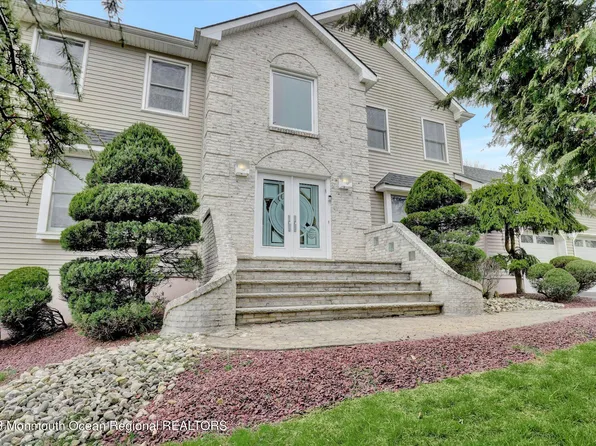 5 Hickory Court, Manalapan, NJ 07726