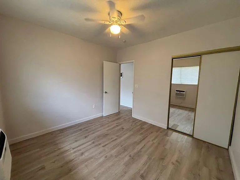 381 Sharar Ave — Photo 12