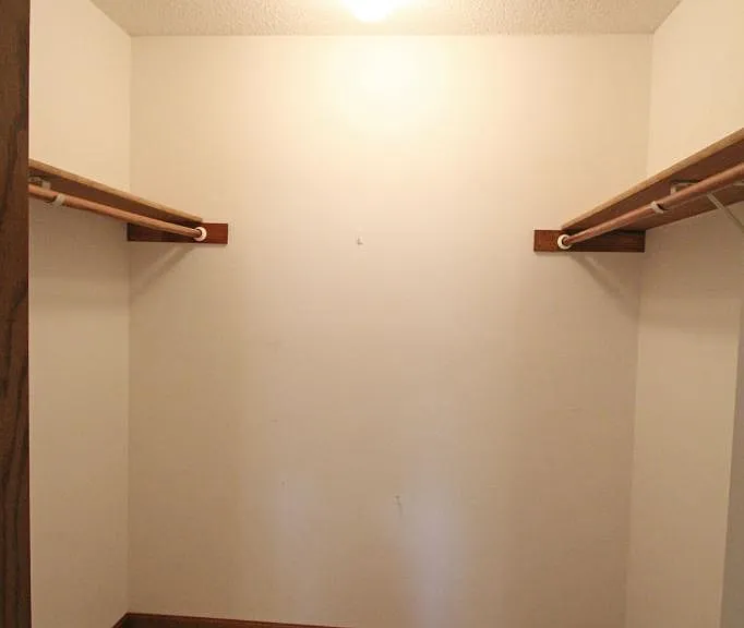 207 Primrose Ct — Photo 3