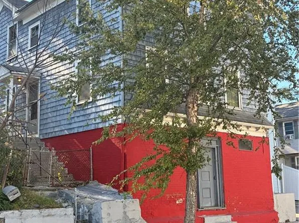 836 Douglas Ave, Providence, RI 02908