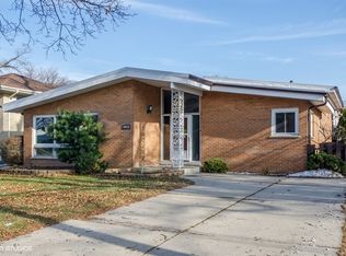 6815 N Kostner Ave, Lincolnwood, IL 60712