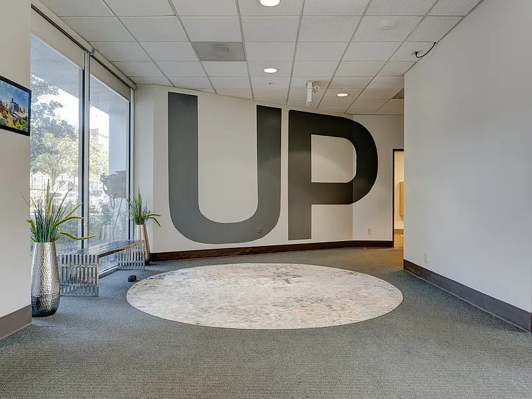 University Place — Photo 9