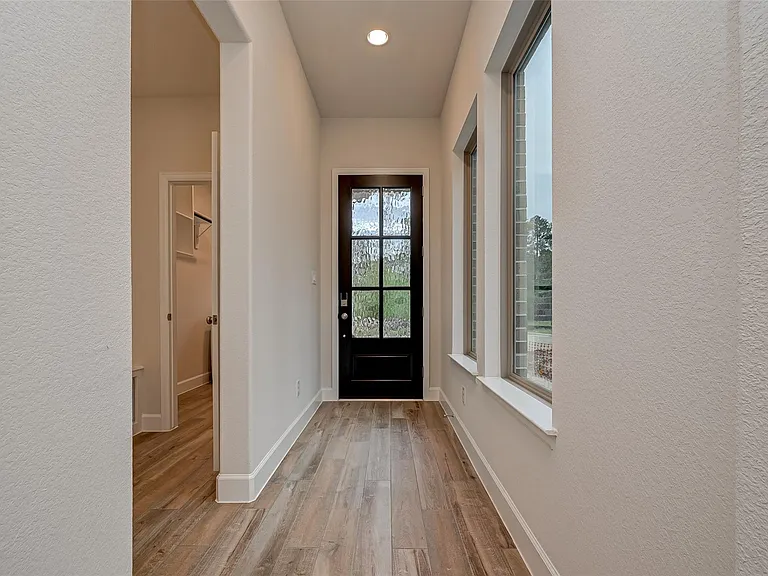 308 Mullins Ct — Photo 7