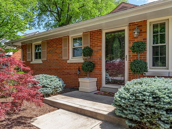 3rd image of 3232 Tudor Dr