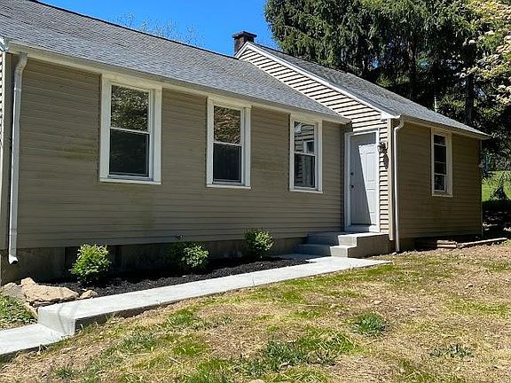 2nd image of 822 N Limekiln Pike
